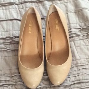 Nine West nude wedge